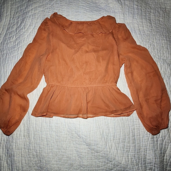 NWOT Abercrombie & Fitch Womens Sz M Blouse Top Rust Ruffle V Neck Puff Sleeves - Picture 2 of 7
